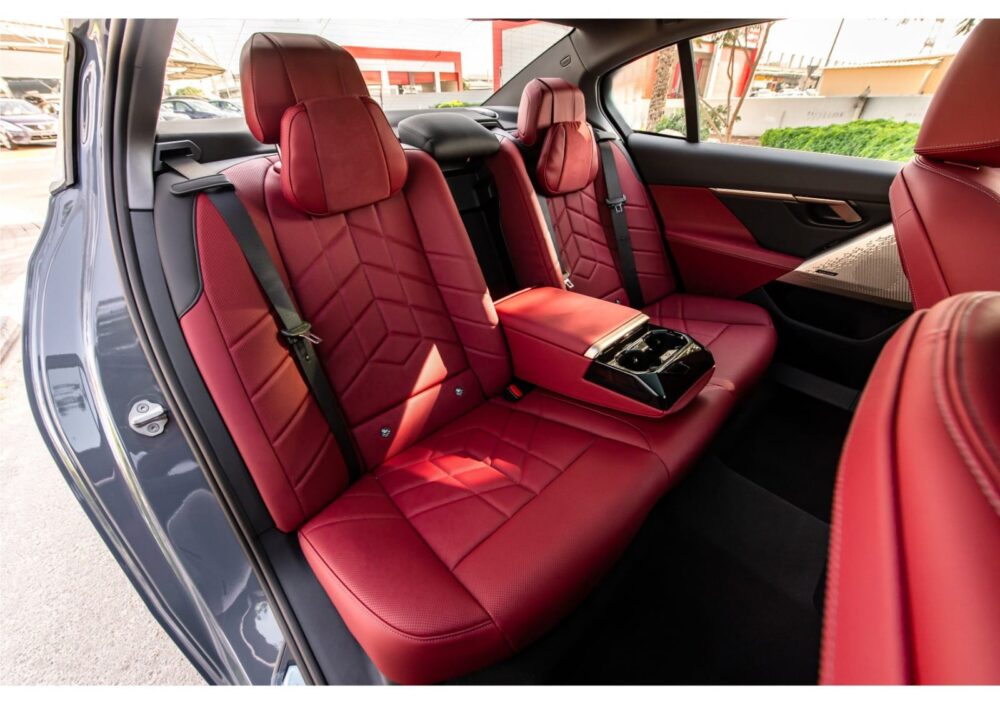 BMW 5 Series 530Li M Sport 2025 - Image 10