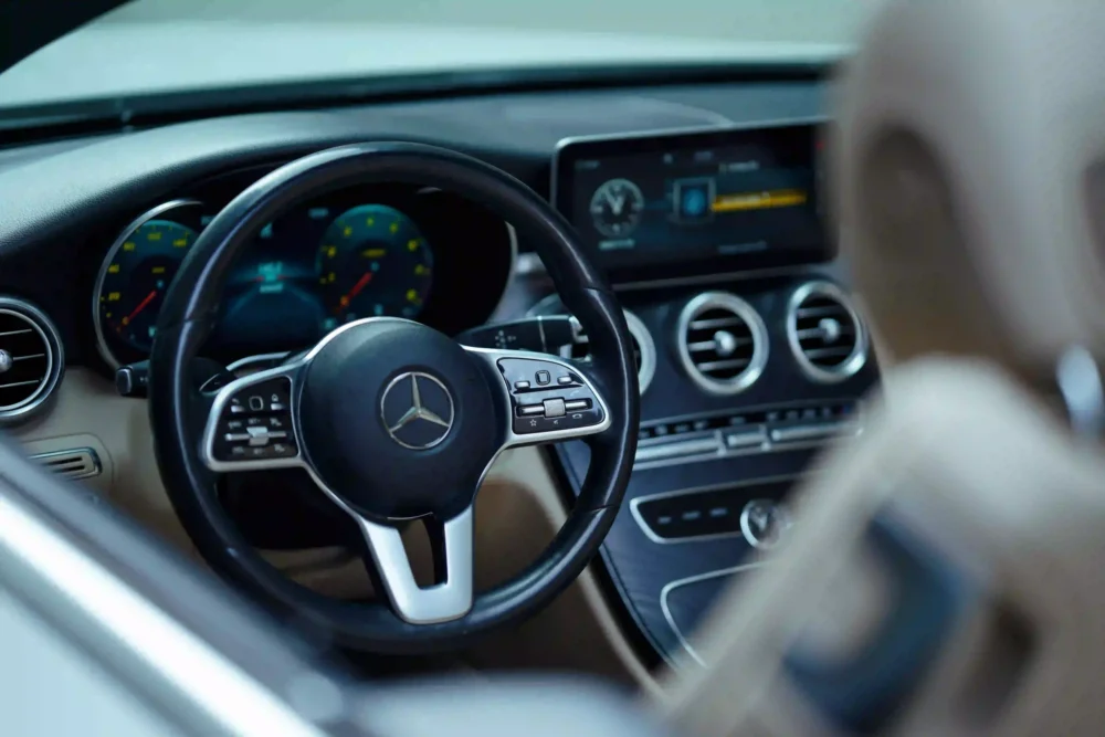 Mercedes C300 convertible 2021 White - Image 4