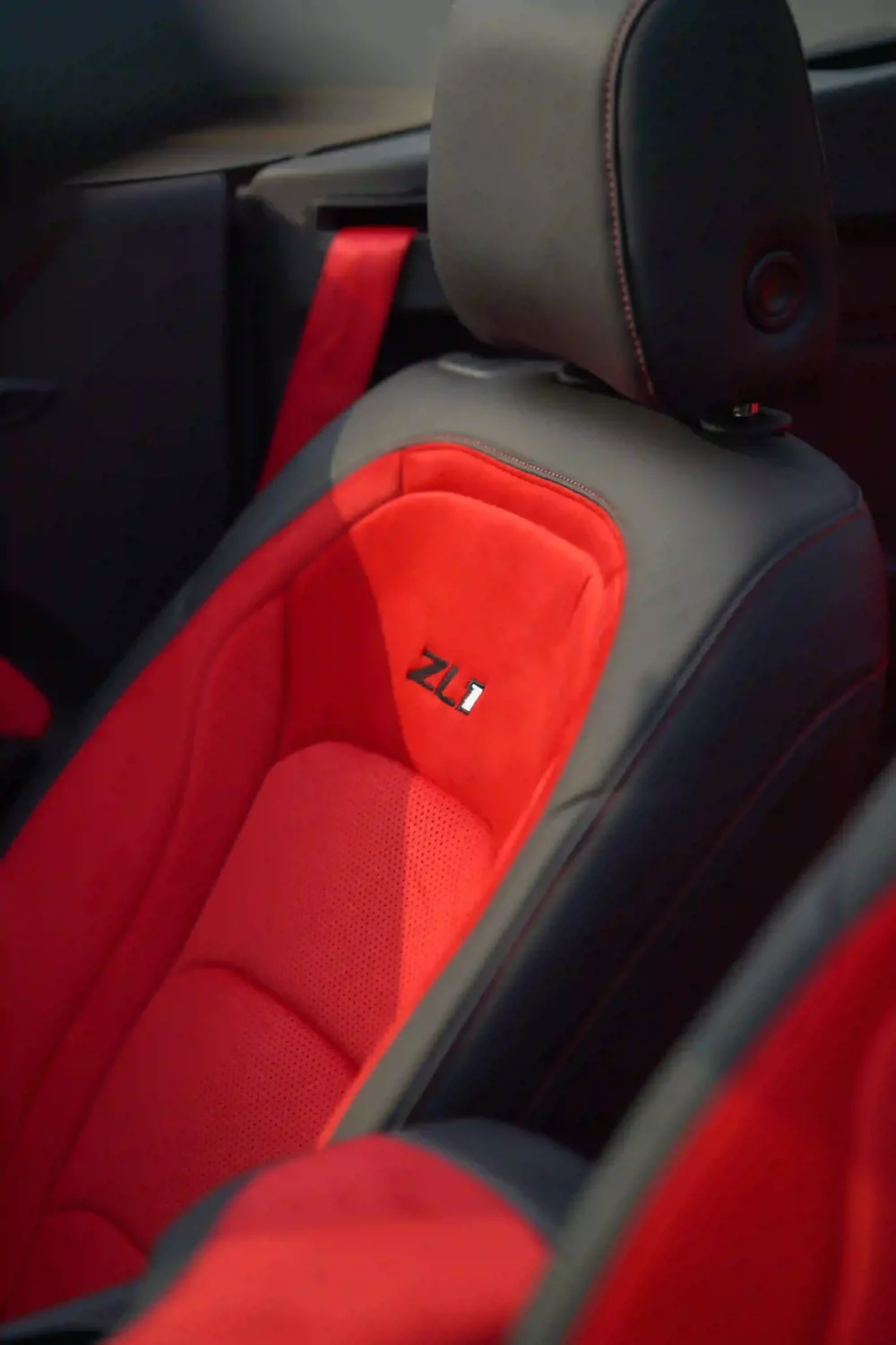 Chevrolet Camaro ZL1 Convertible 2021 - Image 7