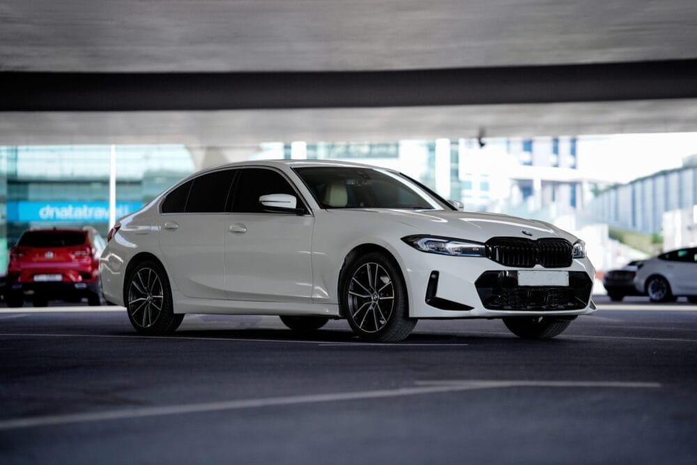 BMW 330i 2021 - Image 6