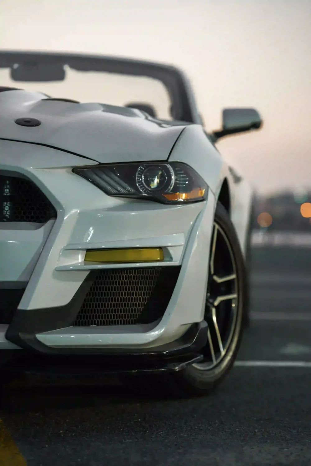 Ford Mustang convertible - Image 6