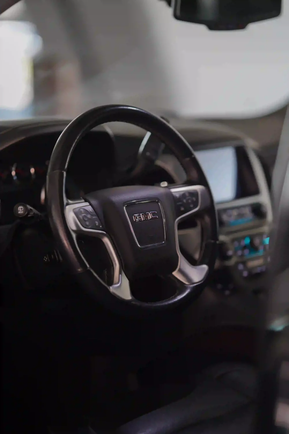 GMC Yukon 2020 - Image 3