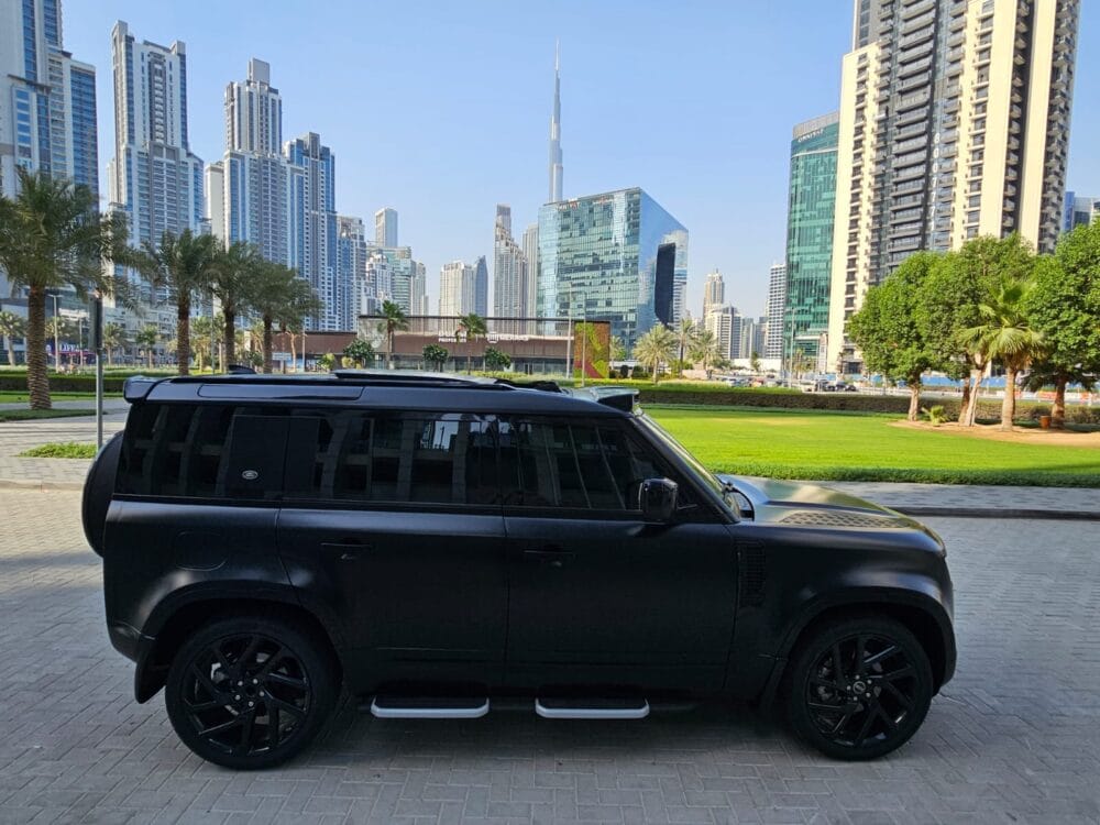 Land Rover Defender 2023 - Image 5