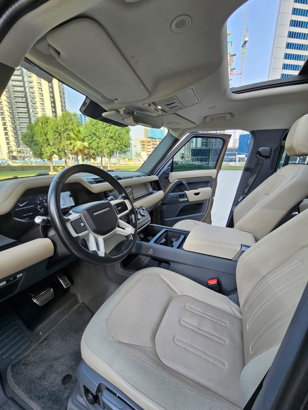 Land Rover Defender 2023 - Image 8