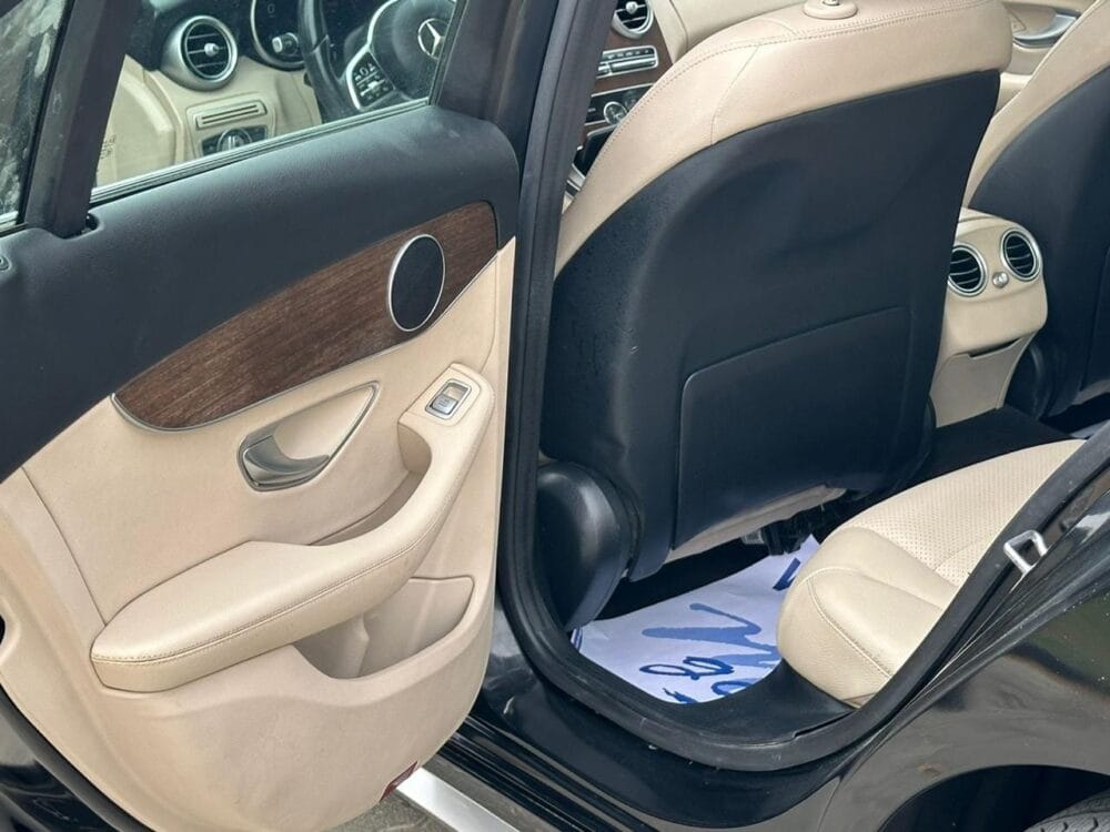 Mercedes Benz C300 2021 - Image 4