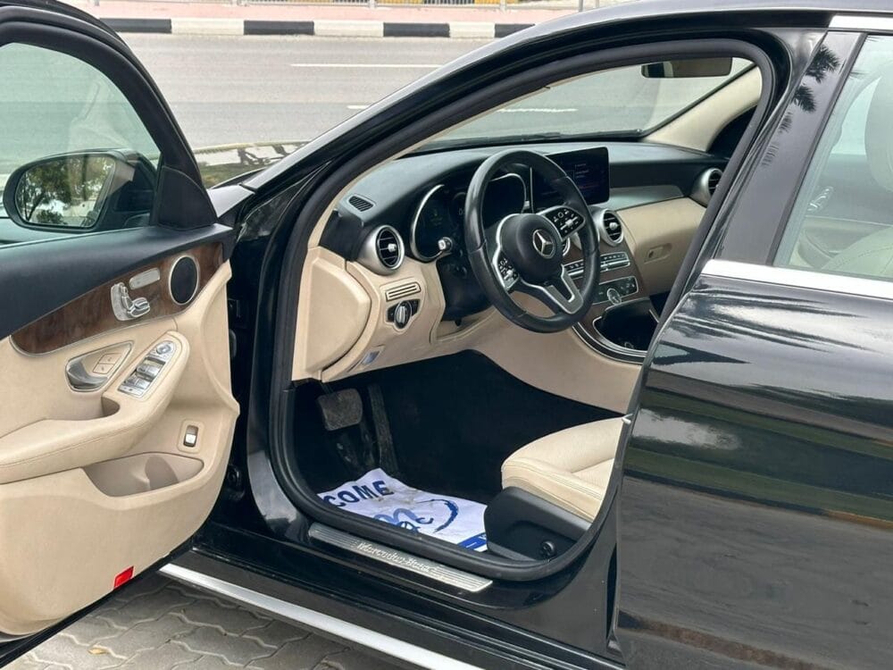 Mercedes Benz C300 2021 - Image 12