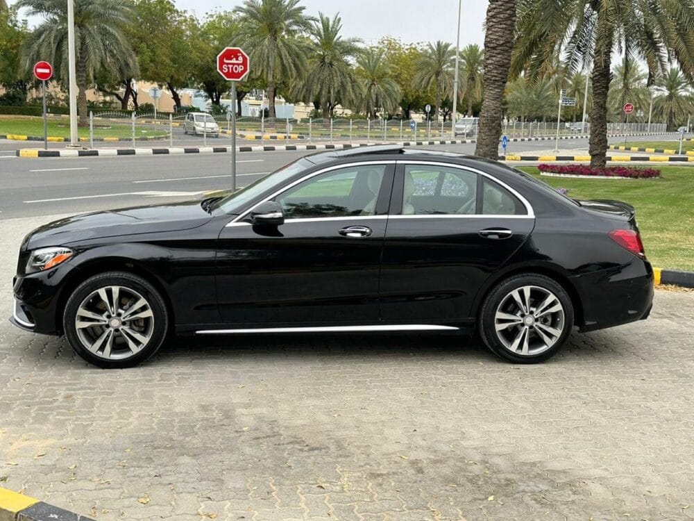 Mercedes Benz C300 2021 - Image 11